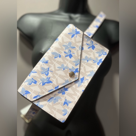 𐙚⋆˚✿˖° Michel Kors Butterfly Funny Belt Bag 𐙚⋆˚✿˖° - Picture 6 of 6